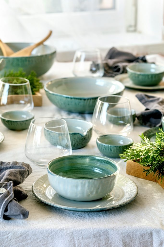 Green tableware shop